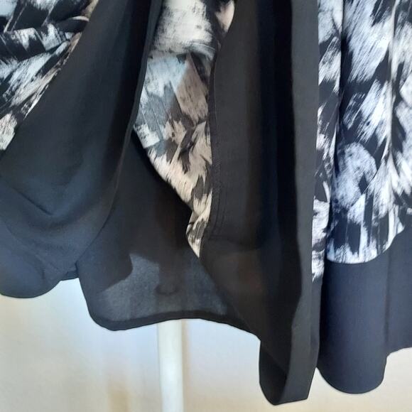 Vince Camuto Black & White Pleated Sheath Dress Size 6 - Picture 10 of 15